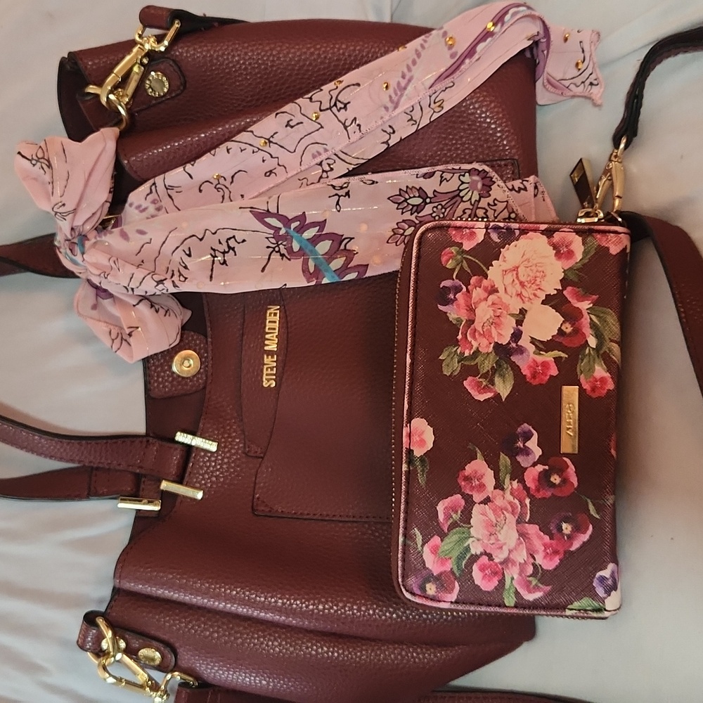 Croos Body Steve Madden Purse/Aldo Wallet Bundle